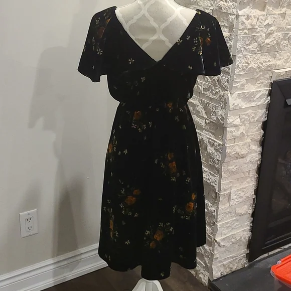 Zara Black Midi Dress Velvet Floral - Picture 6 of 9